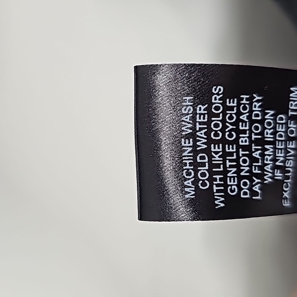 AS Faith Over Fear Black Short Sleeve T-Shirt Top w Red & Silver Crystal - Picture 9 of 11